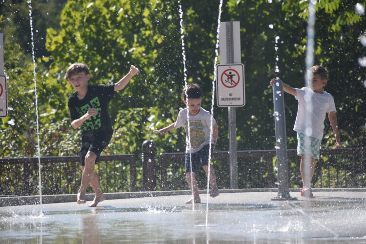 Wheeling Celebrates Opening of New Downtown Splash Pad